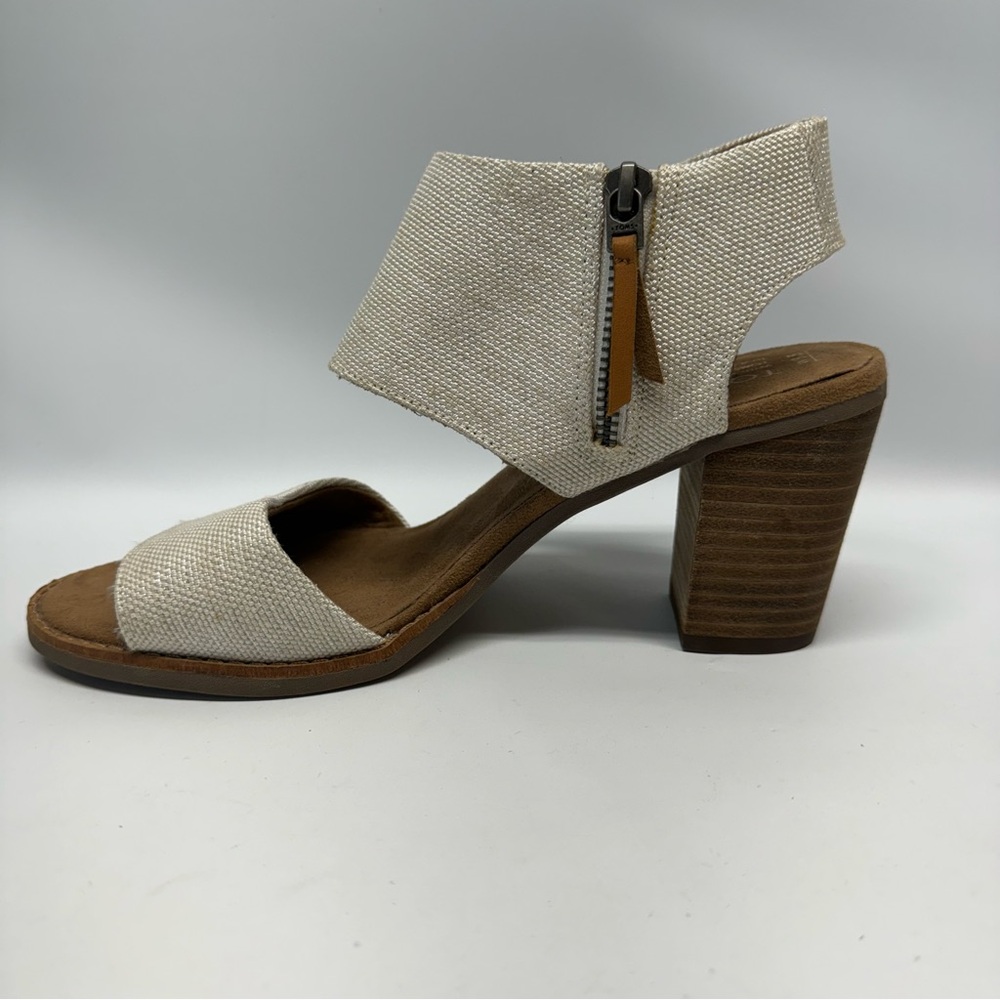 TOMS Womens Majorca Cutout Sandal Natural Yarn Dye Size 8.5 EUC Sandals